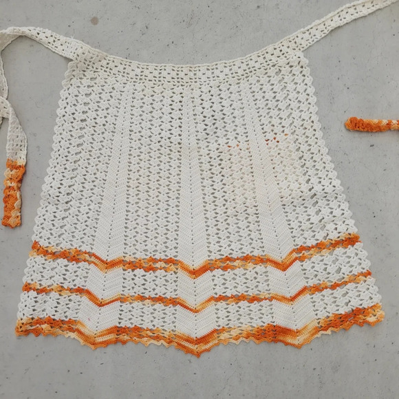 Vintage Hand Crochet Apron Orange and White - Picture 7 of 8